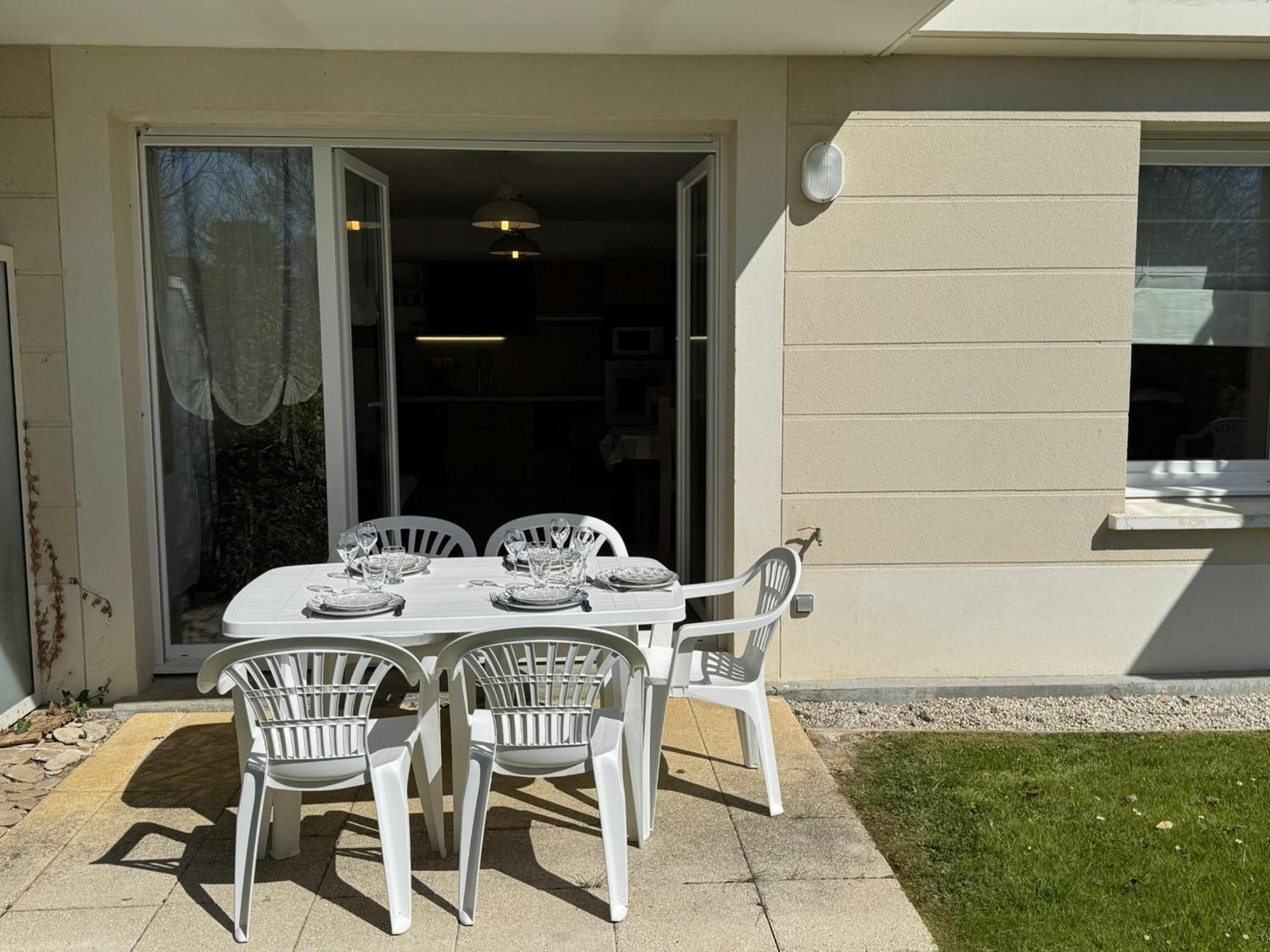 Appartement 3 Pieces Avec Terrasse Pres De La Et Parking Securise - Fr-1-487-379 *