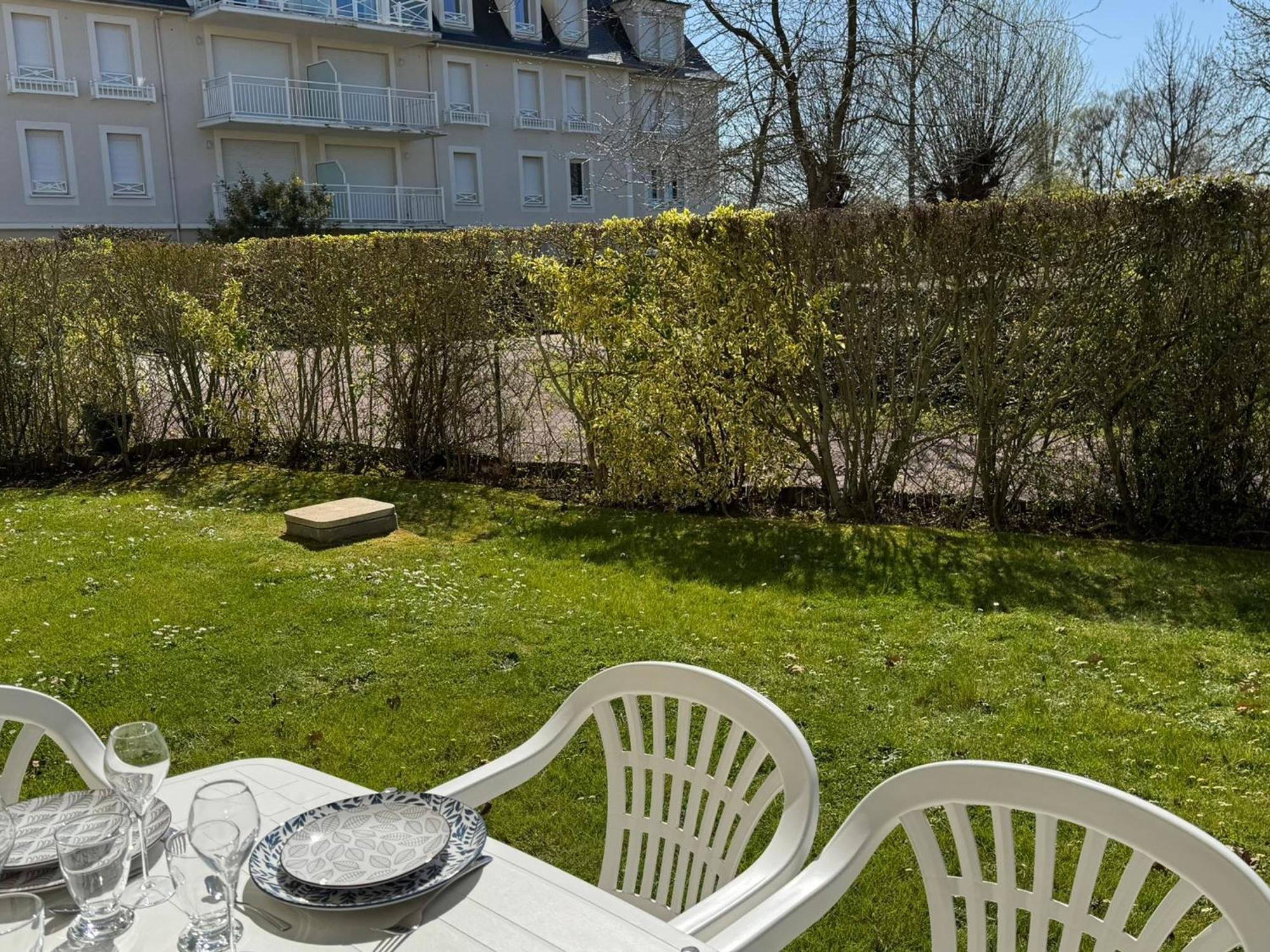 3 Pieces Avec Terrasse Pres De La Et Parking Securise - Fr-1-487-379